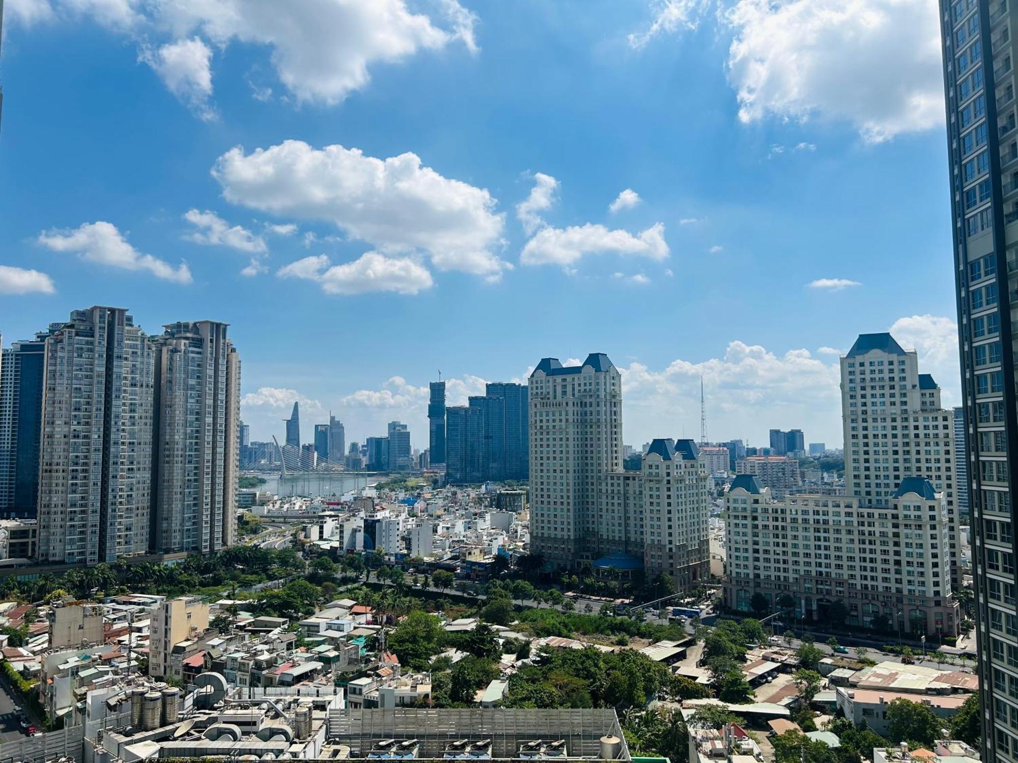 Luxhomes Saigon - Vinhomes Central Park Ho Chi Minh-staden Exteriör bild